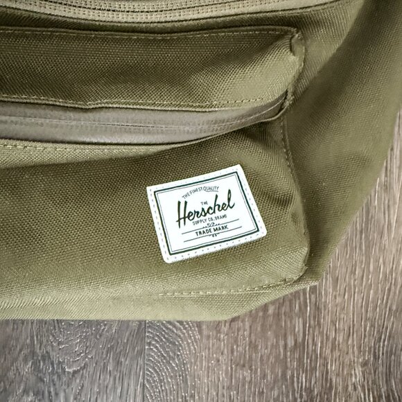 HERSCHEL  - Pop Quiz Belt Bag - Men - Green - O/S - Picture 2 of 6